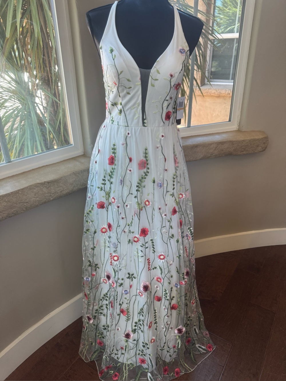 City Studio Floral Embroidered Strappy Back Mesh Dress Junior’s Size 7 (NWT)